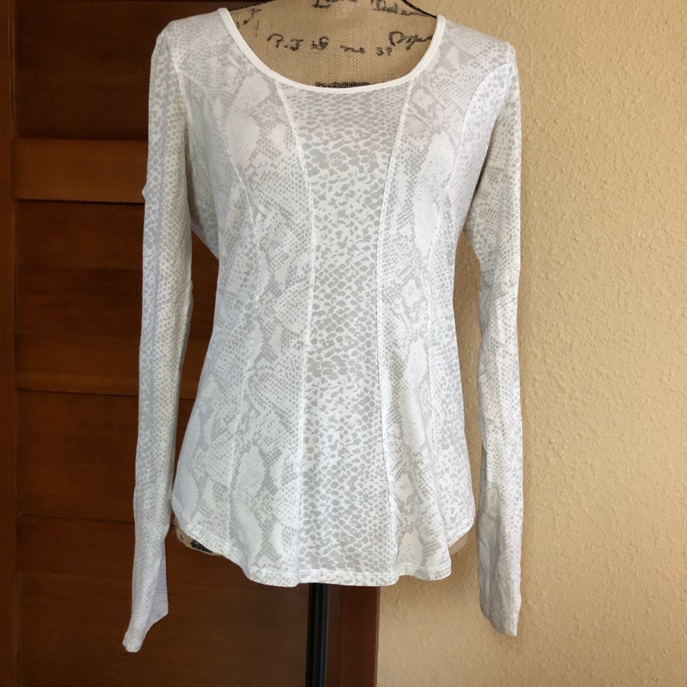 Lululemon Snakeskin Layering Top - Sz 6-8